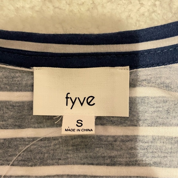 NWT Sm Striped Maternity Shirt - Picture 3 of 5